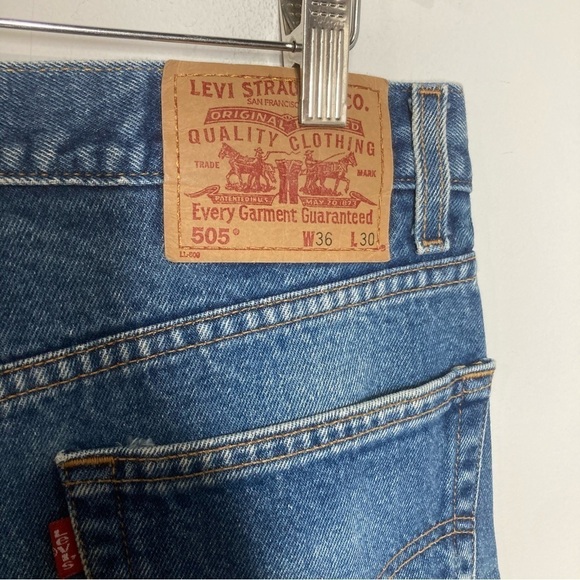 Vintage Levi’s 505 Jeans regular fit straight leg size 36 x 30 - Picture 6 of 10